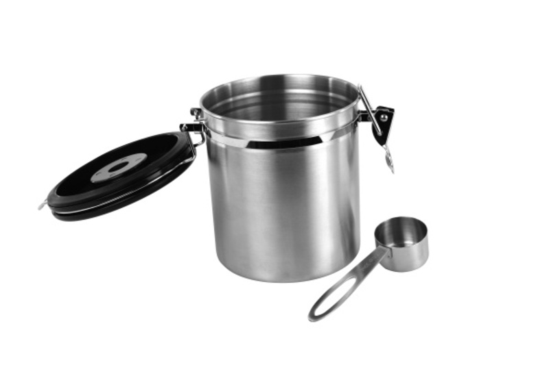 Coffee tin with date monitoring and stainless steel dosing spoon