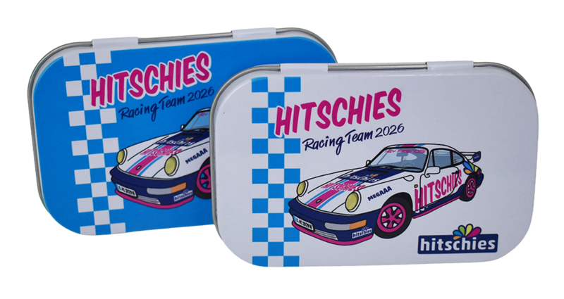 Hitschies Metall-Schilder „Racing Team 2026“ in Blau und Weiß auf Scharnierdeckeldose bedruckt