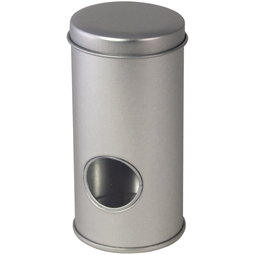 Dose für Gewürze; runde Stülpdeckeldose aus Weißblech, mit Sichtfenster im Rumpf und Streueinsatz aus Kunststoff.