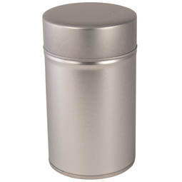 Dual Dose für Tee und Gewürze; runde Stülpdeckeldose, aus elektrolytischem Weißblech, mit doppeltem Deckel.